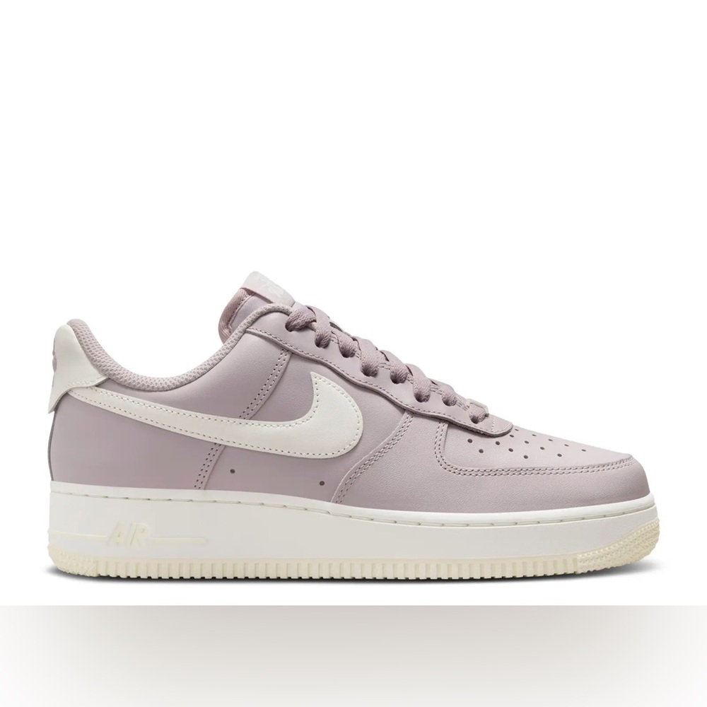 Air Force 1 '07 EasyOn 'Platinum Violet' Wmns size 8